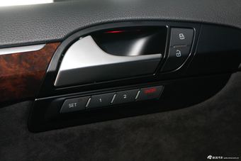 2014款奥迪Q7 35 TFSI进取型