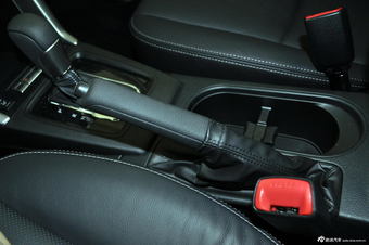 2013款森林人2.0i自动豪华版