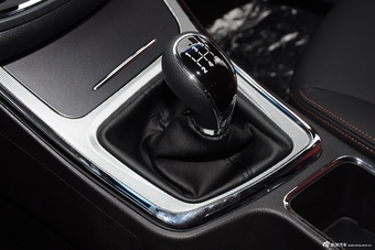 2015款宝骏560 1.8L手动精英型