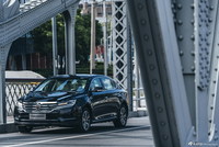 2016款荣威e950官图