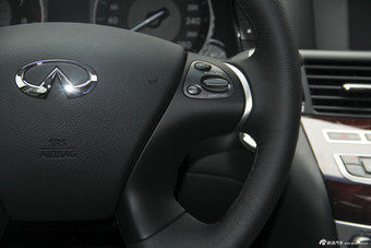 2015款英菲尼迪Q70L 2.5L豪华版
