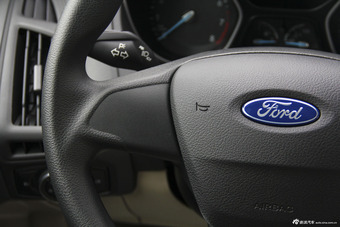 2015款福克斯三厢1.6L自动舒适型