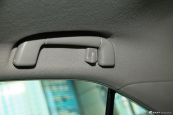 2013款凯美瑞200G 2.0L自动经典豪华版