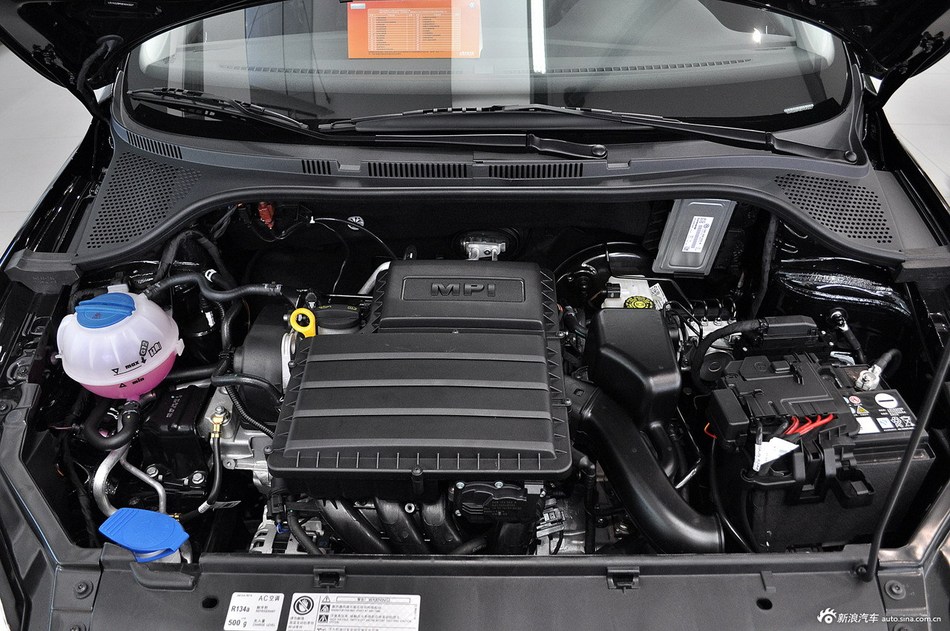 2013款新桑塔纳1.6L自动舒适型吉祥黑