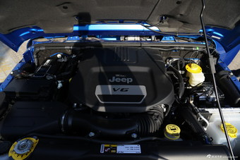 2015款牧马人3.0L四门版Sahara