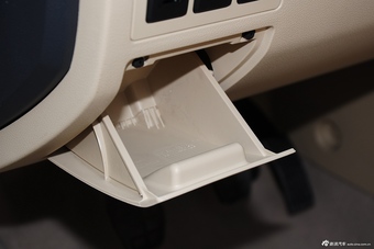 2015款绅宝D20三厢1.3L手动乐活版