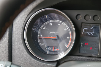 2016款北京BJ40L 2.0T手动四驱尊贵版