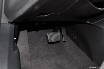 2014款爱唯欧三厢1.6L自动风尚型