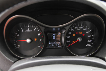 2015款海马S5 1.5T自动豪华型