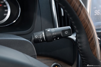 2016款CM7 2.0T自动尊享型