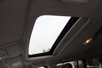 2014款指南者2.0L自动两驱豪华版