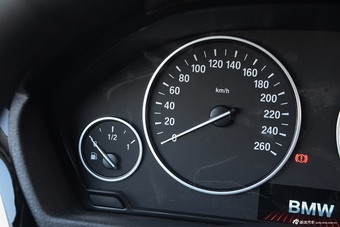 2016款宝马3系 1.6T自动316Li时尚型