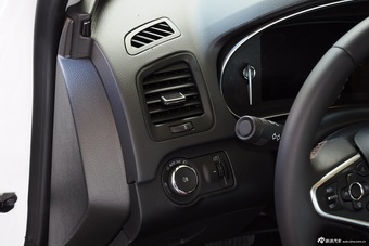 2015款君威2.0T自动GS燃情运动版