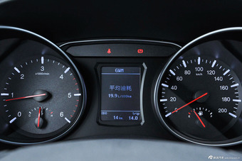 2014款风骏6 2.0T四驱领航型4D20B