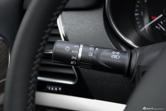 2016款长城哈弗H6 Coupe 1.5T自动两驱精英型