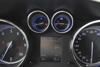 2016款CS35 1.6L手动尊贵型国IV