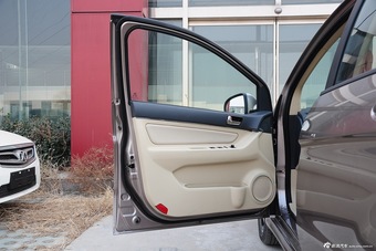 2015款绅宝D20三厢1.5L手动乐天版