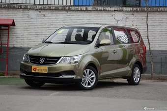 2016款宝骏730 1.5L手动标准版 5座图片