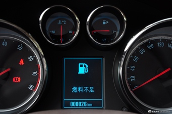 2015款君威2.0L自动领先时尚型