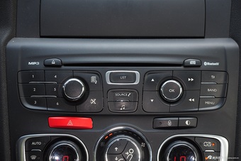 2014款雪铁龙C4L 1.6THP自动智驱劲智版