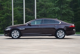 2017款捷豹XFL 2.0T自动240PS奢华版