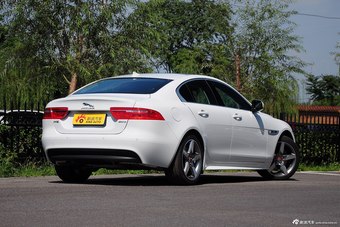2015款捷豹XE R-SPORT 2.0 i4 Ti (200PS)