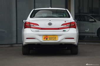 2016款比亚迪秦EV300尊荣型