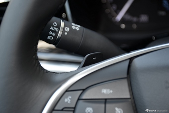 2016款凯迪拉克XT5 2.0T自动28T四驱豪华型