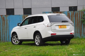 2014款欧蓝德 2.4L四驱豪华超值版5座