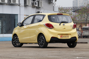 2015款奔奔1.4L手动豪华型国5