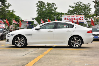 2015款捷豹XE R-SPORT 2.0T自动i4 Ti (200PS)