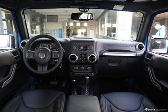 2015款牧马人3.0L四门版Sahara图片