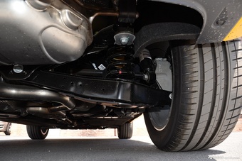 2016款奥迪Q3 2.0T自动quattro全时四驱35TFSI风尚型