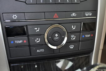 2012款奔腾B90 2.0L手动豪华型