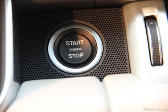 2013款路虎揽胜 3.0L V6柴油版