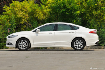 2013款蒙迪欧 2.0L GTDi200 豪华型