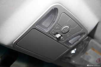 2013款瑞风M5 2.0T自动商务版