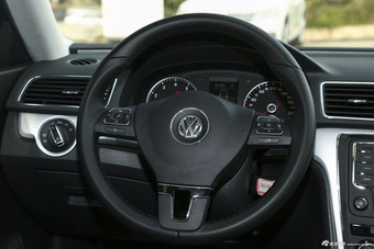 2015款帕萨特1.4T DSG尊荣版