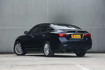 2015款英菲尼迪Q70L 2.5L豪华版