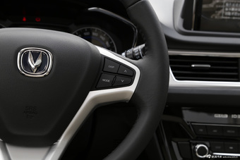 2015款悦翔V7 1.6L自动乐趣型