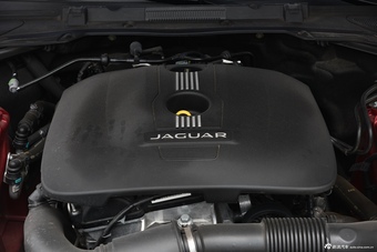 2015款捷豹XE R-SPORT 2.0T自动i4 Ti (240PS)
