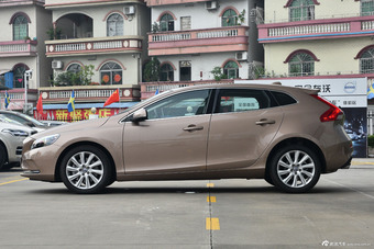 2016款沃尔沃V40 2.0T自动 T4 智雅版