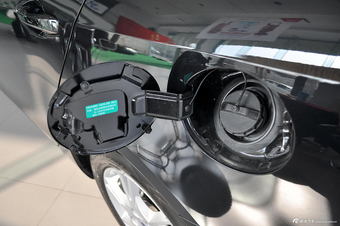 2012款奔腾B90 2.0L手动豪华型