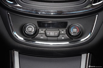 2015款宝骏560 1.8L手动精英型