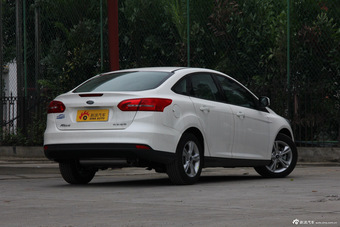 2015款福克斯三厢1.6L自动舒适型