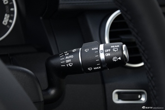 2016款第四代发现3.0T自动SDV6 HSE 柴油版