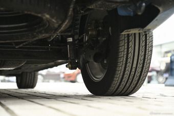 2015款艾瑞泽M7 2.0L自动宽享版232座