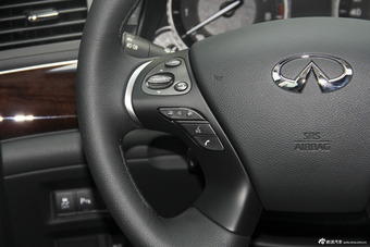 2015款英菲尼迪Q70L 2.5L豪华版