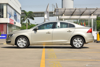2016款沃尔沃S60L 2.0T自动 T5智驭版