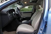 2014款荣威550 Plug-in插电式混动豪华版